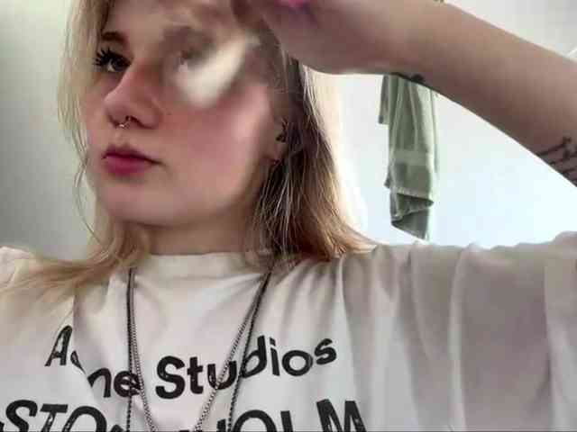 FlippyPippy Live Webcam on BongaCams
