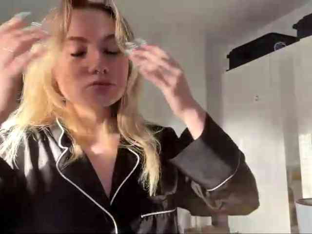 FlippyPippy Live Webcam on BongaCams