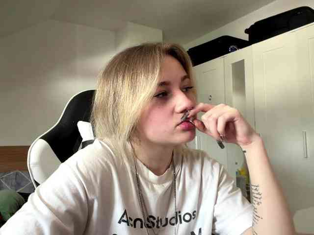 FlippyPippy Live Webcam on BongaCams