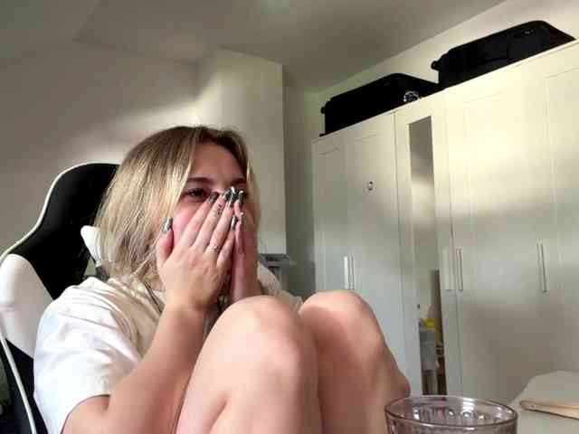 FlippyPippy Live Webcam on BongaCams