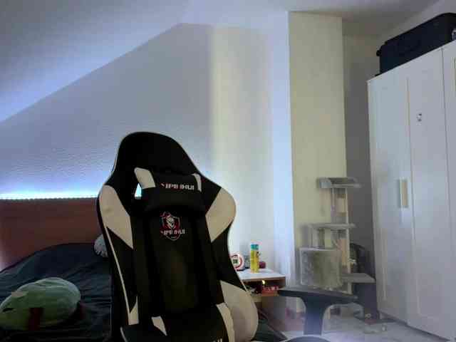 flippypippy's live room