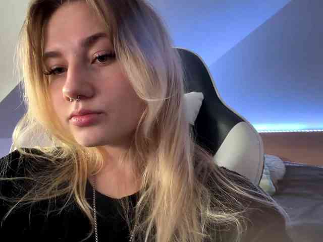 FlippyPippy live female cam on bongacams
