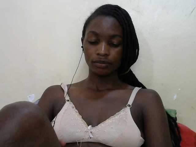 Sexypussie live webcam show