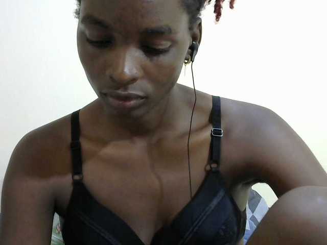 Sexypussie live cam on BongaCams
