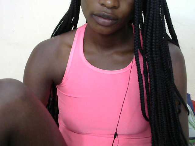 Sexypussie live cam on BongaCams
