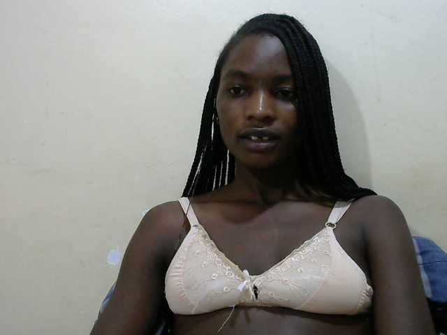 Sexypussie live webcam show
