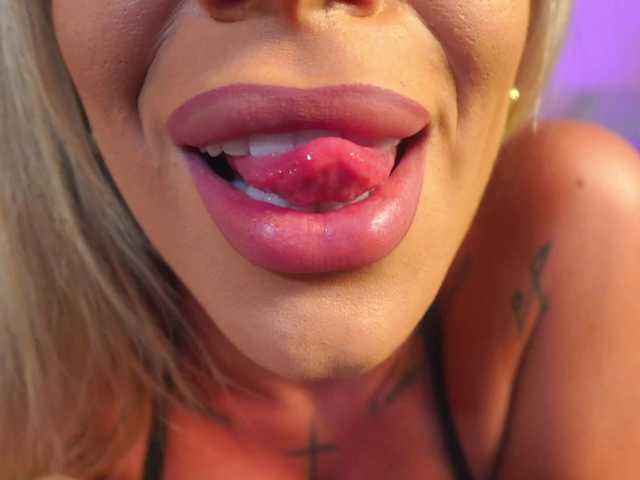 Milagoddesss live cam on BongaCams