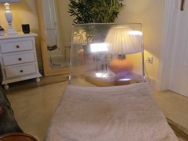 Milagoddesss live cam preview