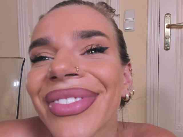Milagoddesss webcam