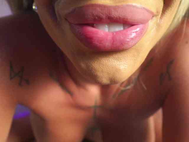 Milagoddesss webcam