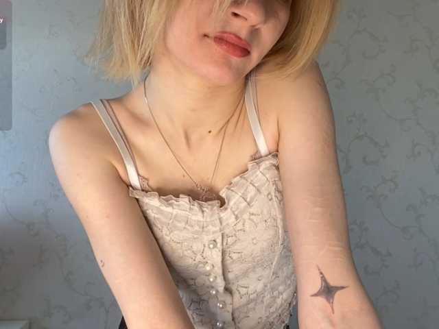 JorniChou live cam on BongaCams