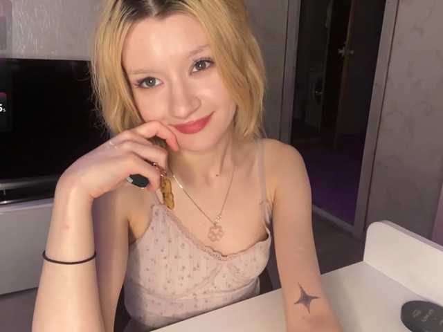 JorniChou live cam on BongaCams