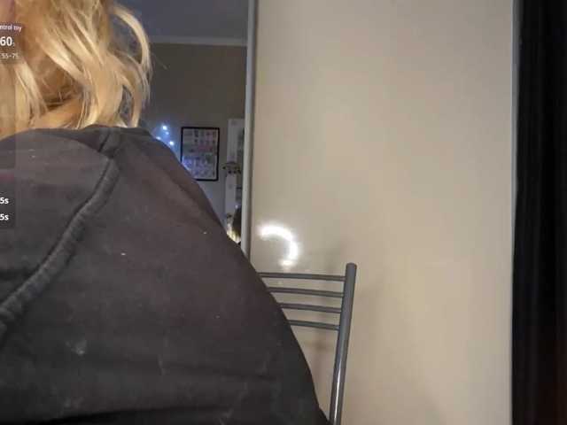 JorniChou live cam preview
