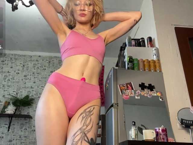 JorniChou live cam on BongaCams