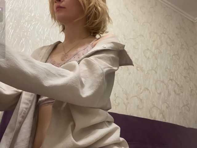 JorniChou, live now on BongaCams