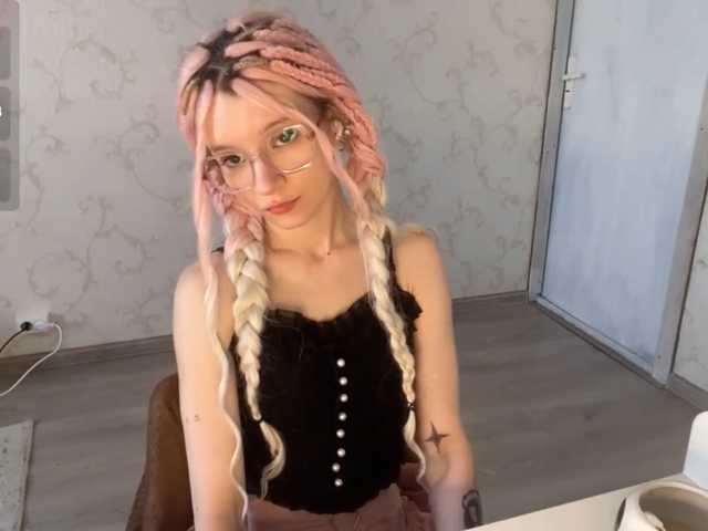 JorniChou live cam on BongaCams