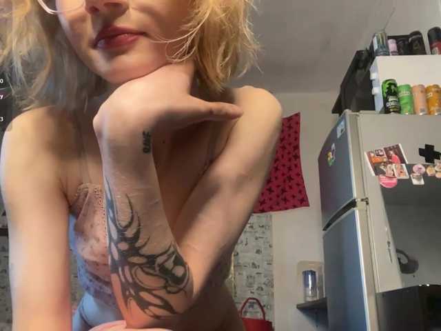 JorniChou live cam on BongaCams