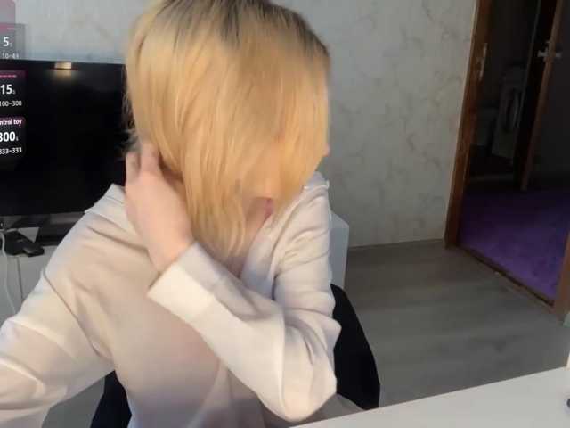 JorniChou live cam preview