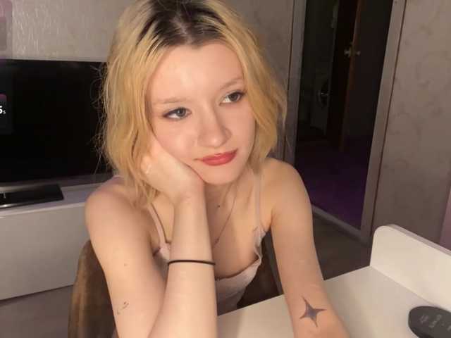 JorniChou live cam on BongaCams