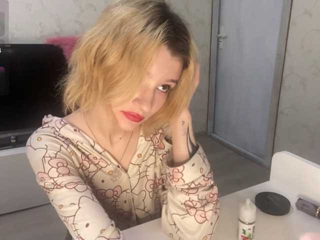 JorniChou live cam on BongaCams