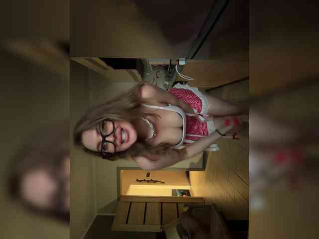 LoveCoupleSecret webcam
