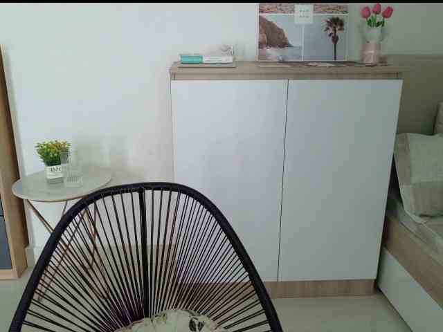 shyPinkGirl webcam