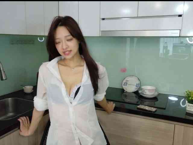 shyPinkGirl webcam