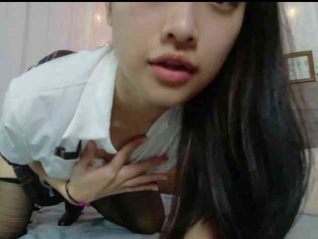 shyPinkGirl webcam