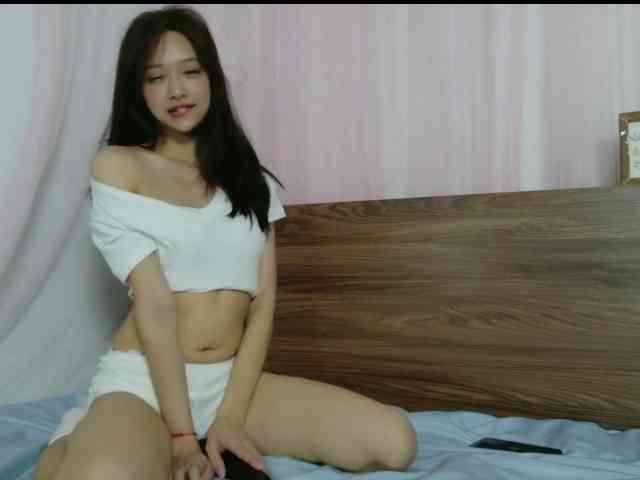 shyPinkGirl webcam