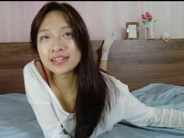 shyPinkGirl webcam