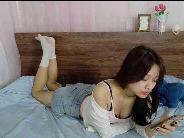 shyPinkGirl webcam