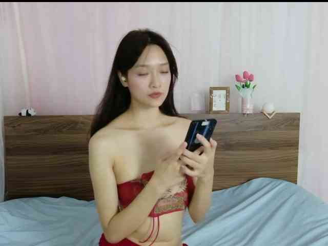 shyPinkGirl webcam