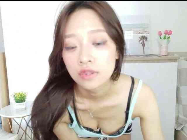 shyPinkGirl webcam