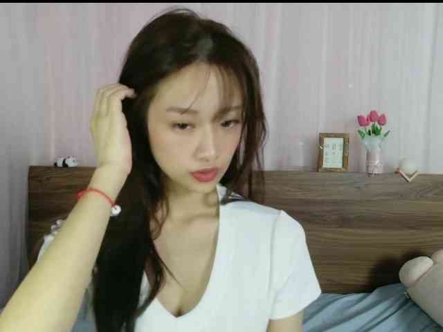 shyPinkGirl webcam