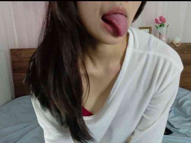 shyPinkGirl webcam