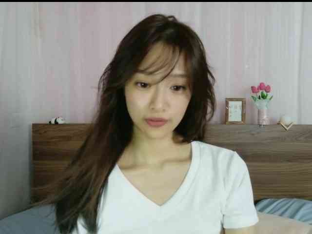 shyPinkGirl webcam