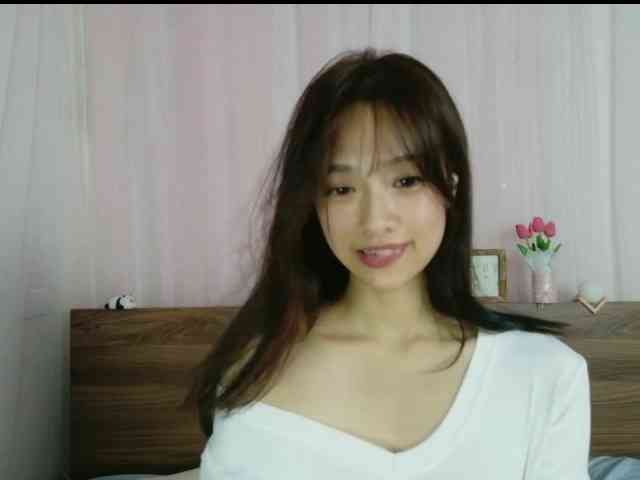 shyPinkGirl webcam