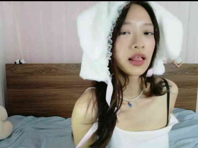 shyPinkGirl webcam