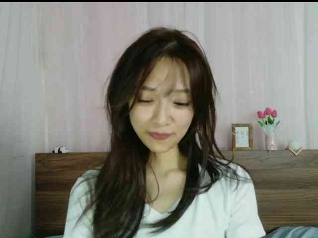 shyPinkGirl webcam