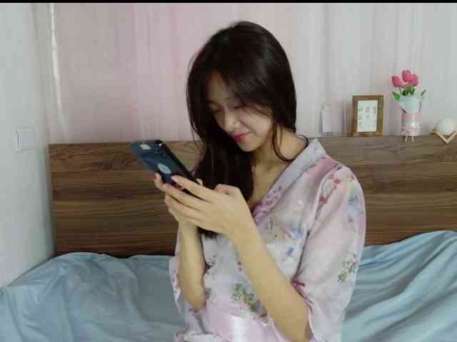 shyPinkGirl webcam