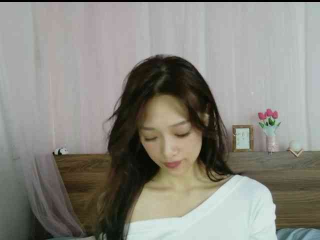 shyPinkGirl webcam