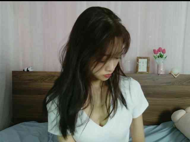shyPinkGirl webcam