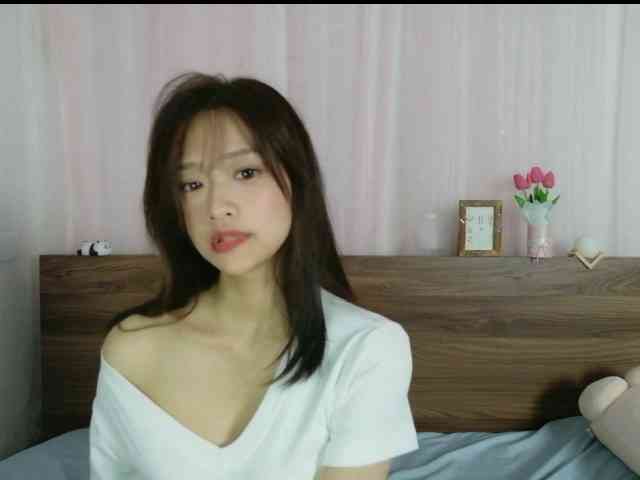 shyPinkGirl webcam