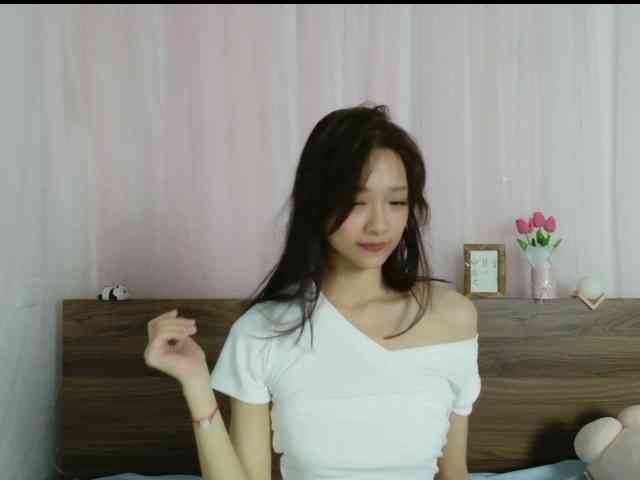 shyPinkGirl webcam
