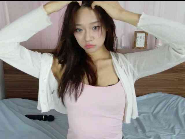 shyPinkGirl webcam