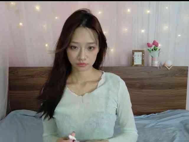 shyPinkGirl webcam