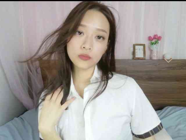 shyPinkGirl webcam