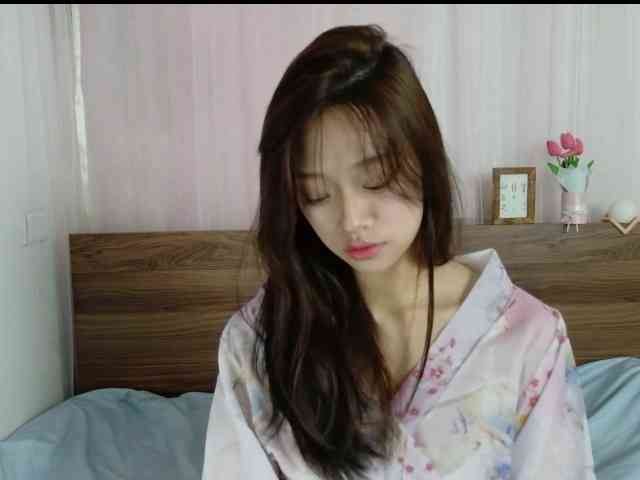 shyPinkGirl webcam