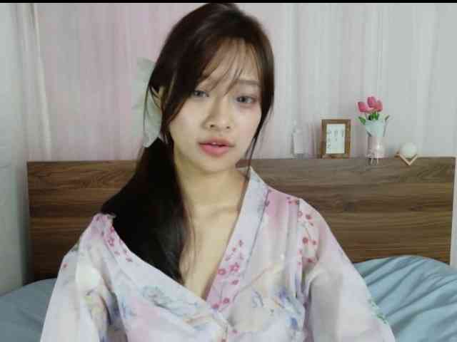 shyPinkGirl webcam