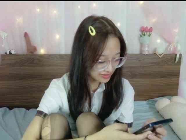 shyPinkGirl webcam